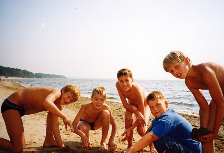 Constructing from sand     Строим из песка