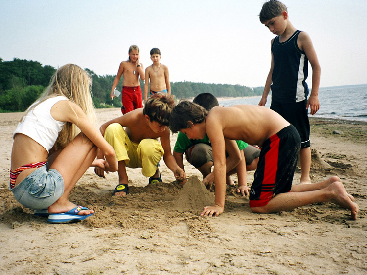 Constructing from sand     Строим из песка