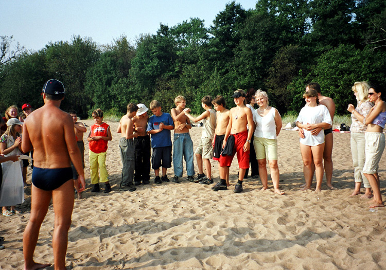 Everybody for searching the treasure     Все на поиски клада